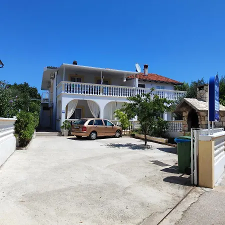Apartment Apartman Rosko